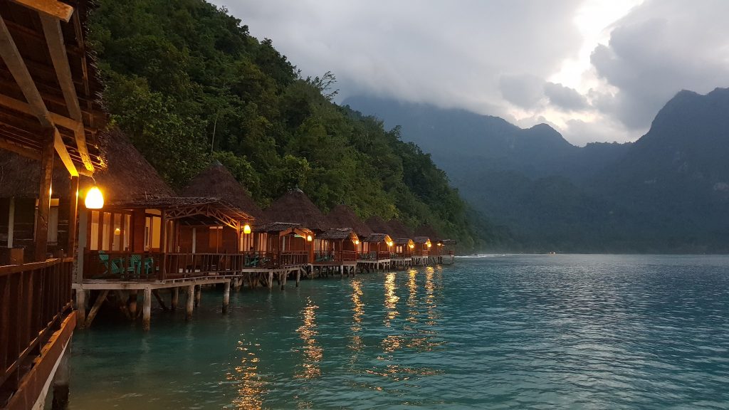 Pantai Ora di Maluku